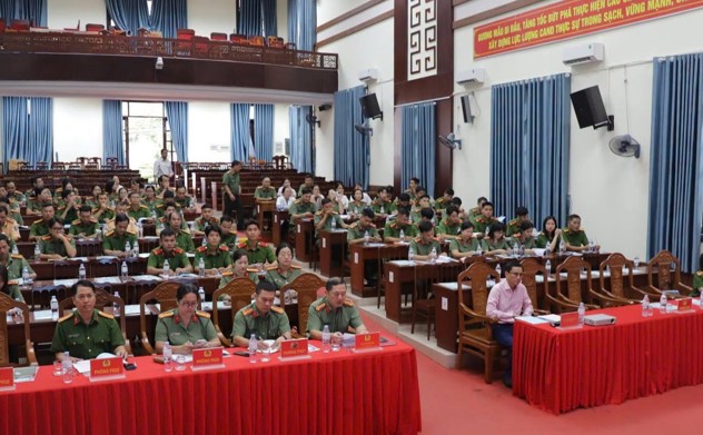 Bộ chỉ huy Quân sự tỉnh Khánh Hòa truyền thông về phòng, chống tác hại của thuốc lá cho cán bộ, chiến sĩ